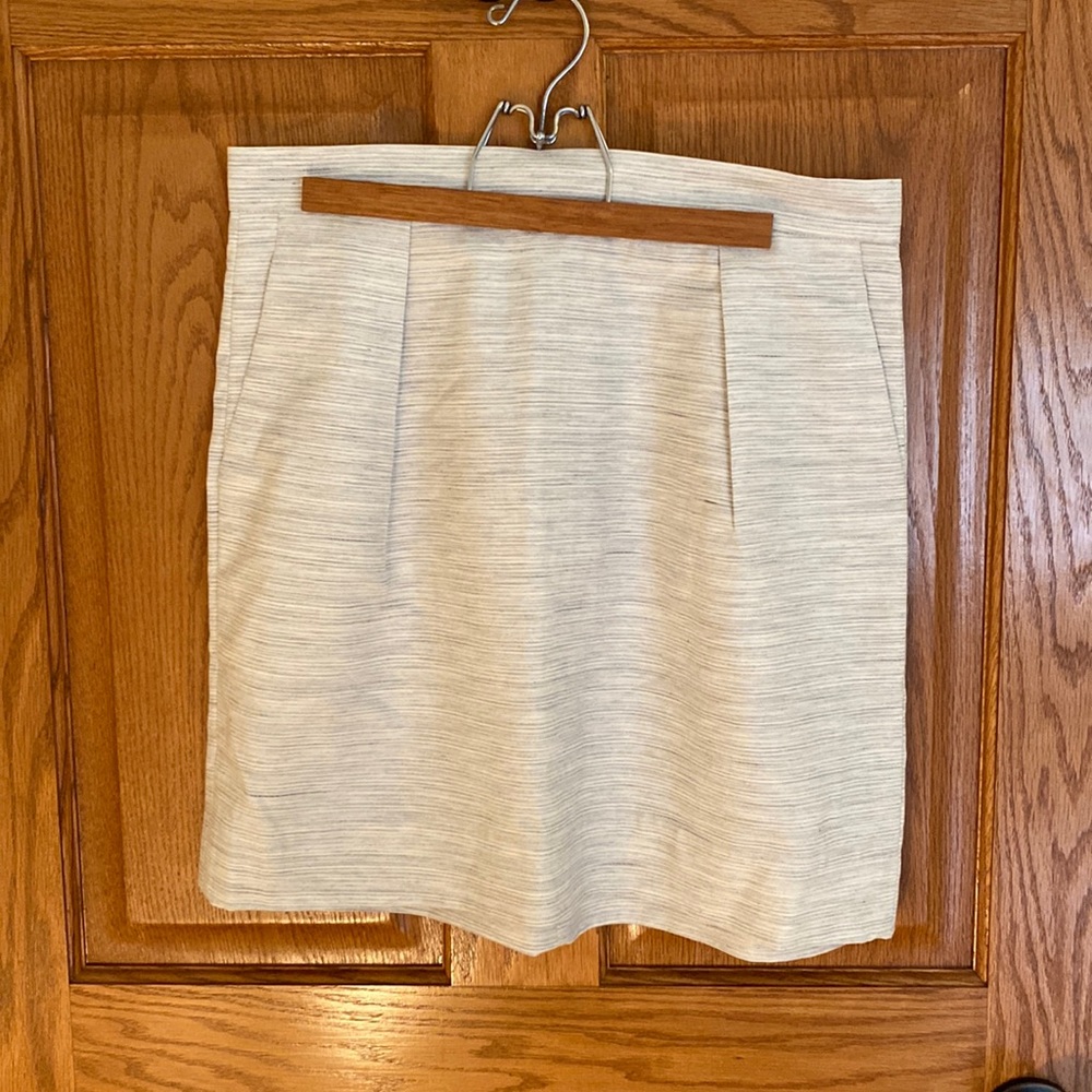 High waisted skirt with pleats
